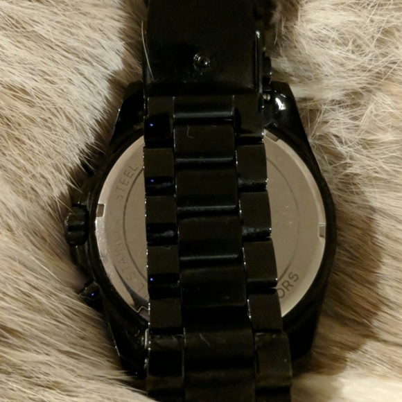 Michael Kors Black Watch - Picture 4 of 7